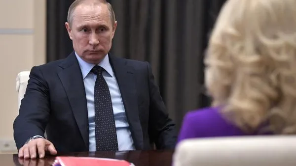 Путин назвал чушью ситуацию с поборами за справки на помощь при ЧС