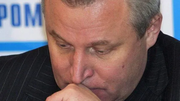 Ему мандат – а он не рад