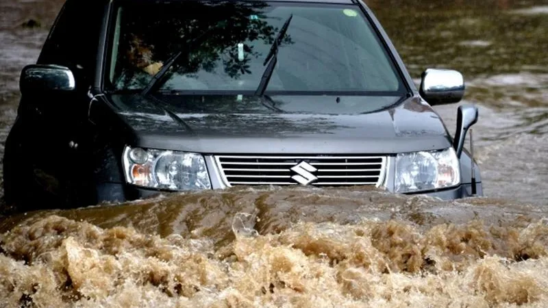 Автомобиль съехал в канаву с водой в Шатуре, погиб трехлетний ребенок
