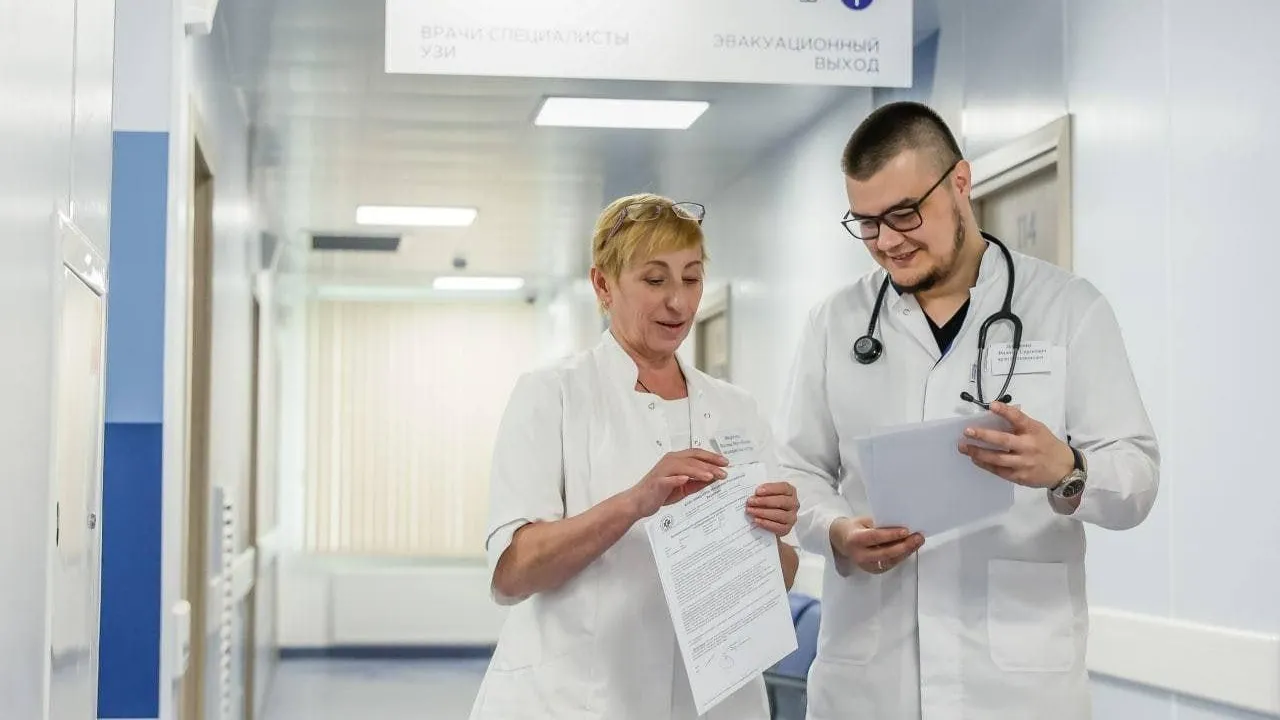 Почти триста медработников начали работать в Подмосковье с начала года по программе «Приведи друга»