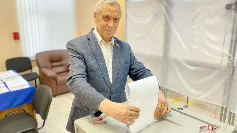 Председатель Совета ветеранов Подмосковья проголосовал в Ленинском округе