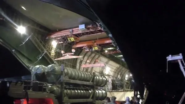 Израиль перестал бомбить Сирию, боясь С-300