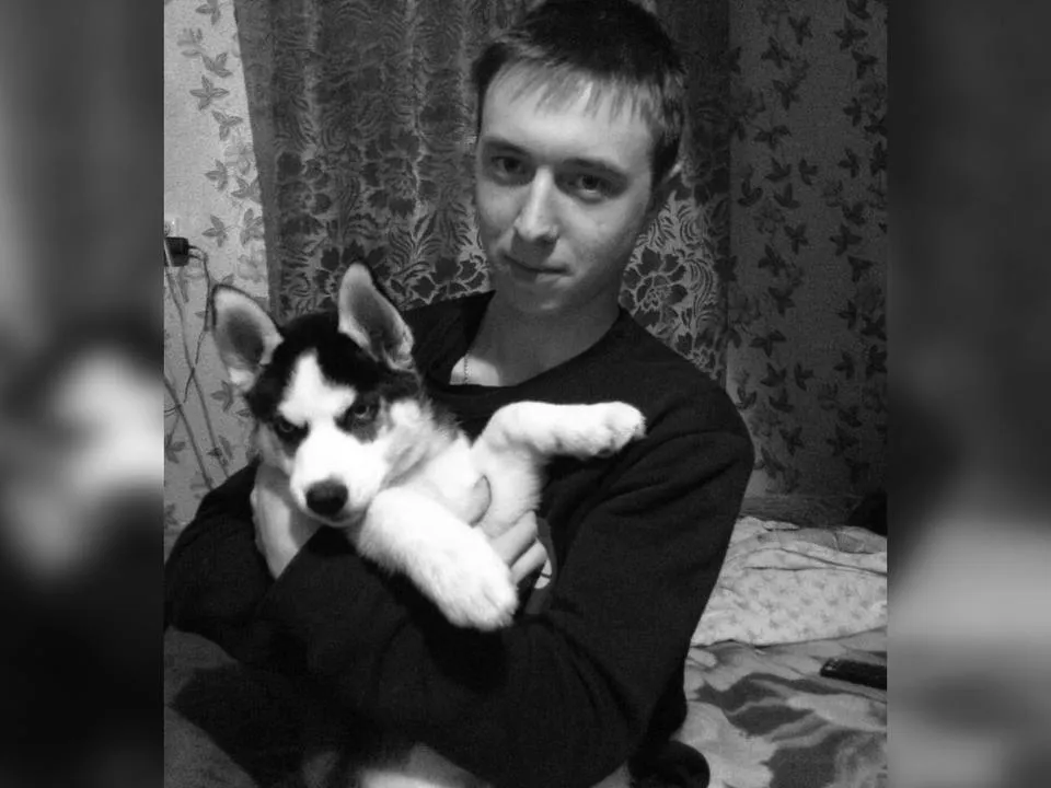 Три щенка на могиле: к любившему животных бойцу СВО пришли звери