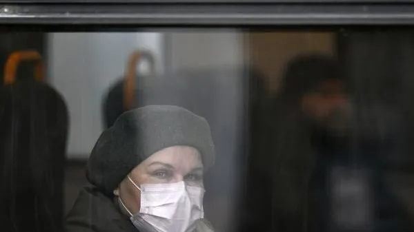 В Подмосковье маски носят 97% пассажиров поездов и 98% пассажиров автобусов