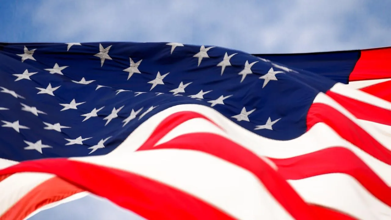 Посол США Трейси уехала из России