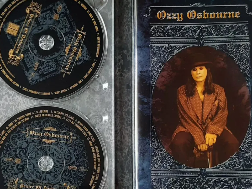 Фото: городская доска объявлений