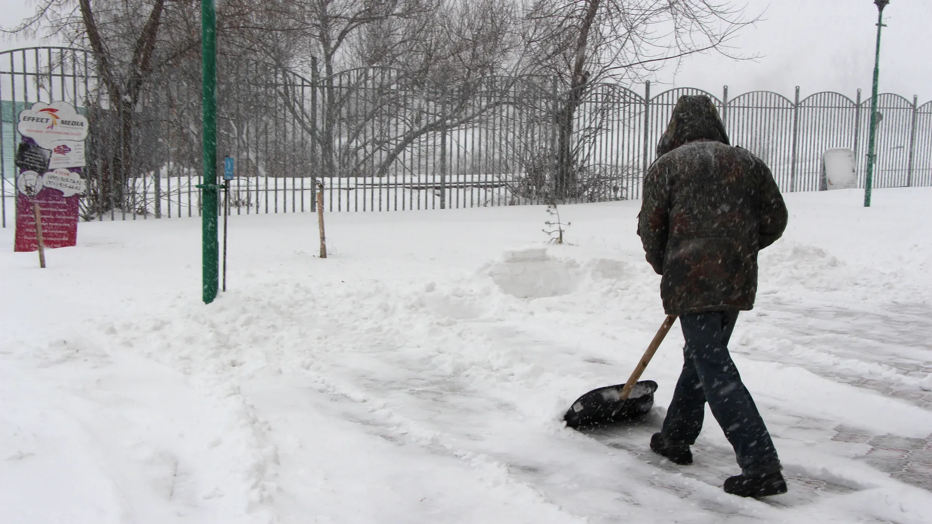 В два раза больше нормы: почему снег в Кемерове стал проблемой номер один