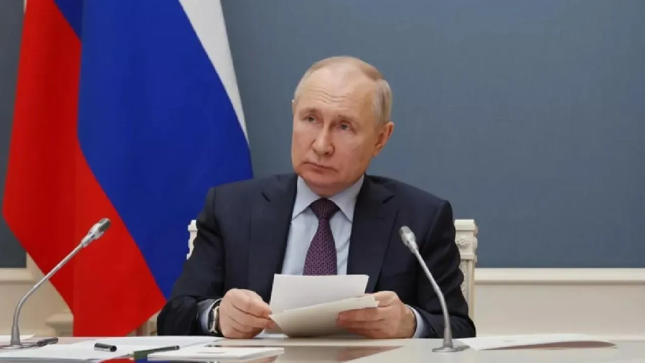 Путин заявил, что нелегитимные санкции в отношении России наносят урон международной системе