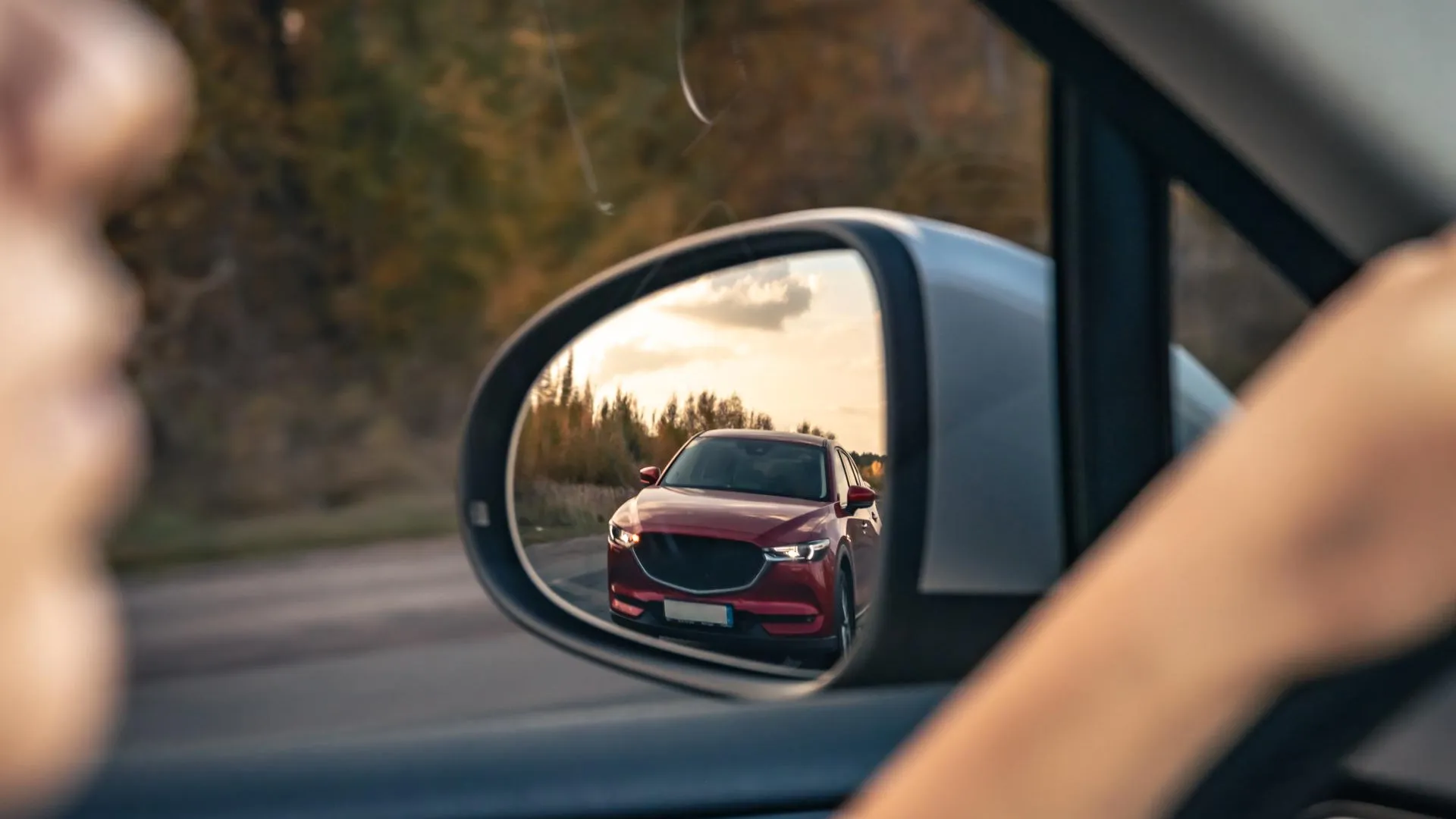 Автоэксперт Сажин перечислил способы поведения и обращения с автохамом на дороге