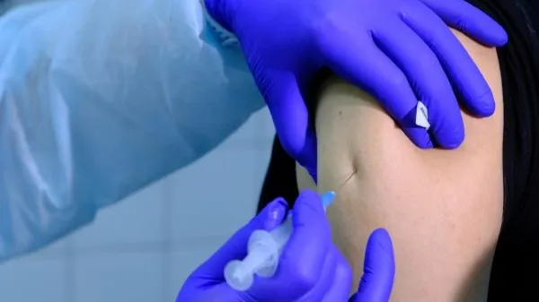 В комитете по здравоохранению Петербурга рассказали, можно ли вакцинировать спортсменов