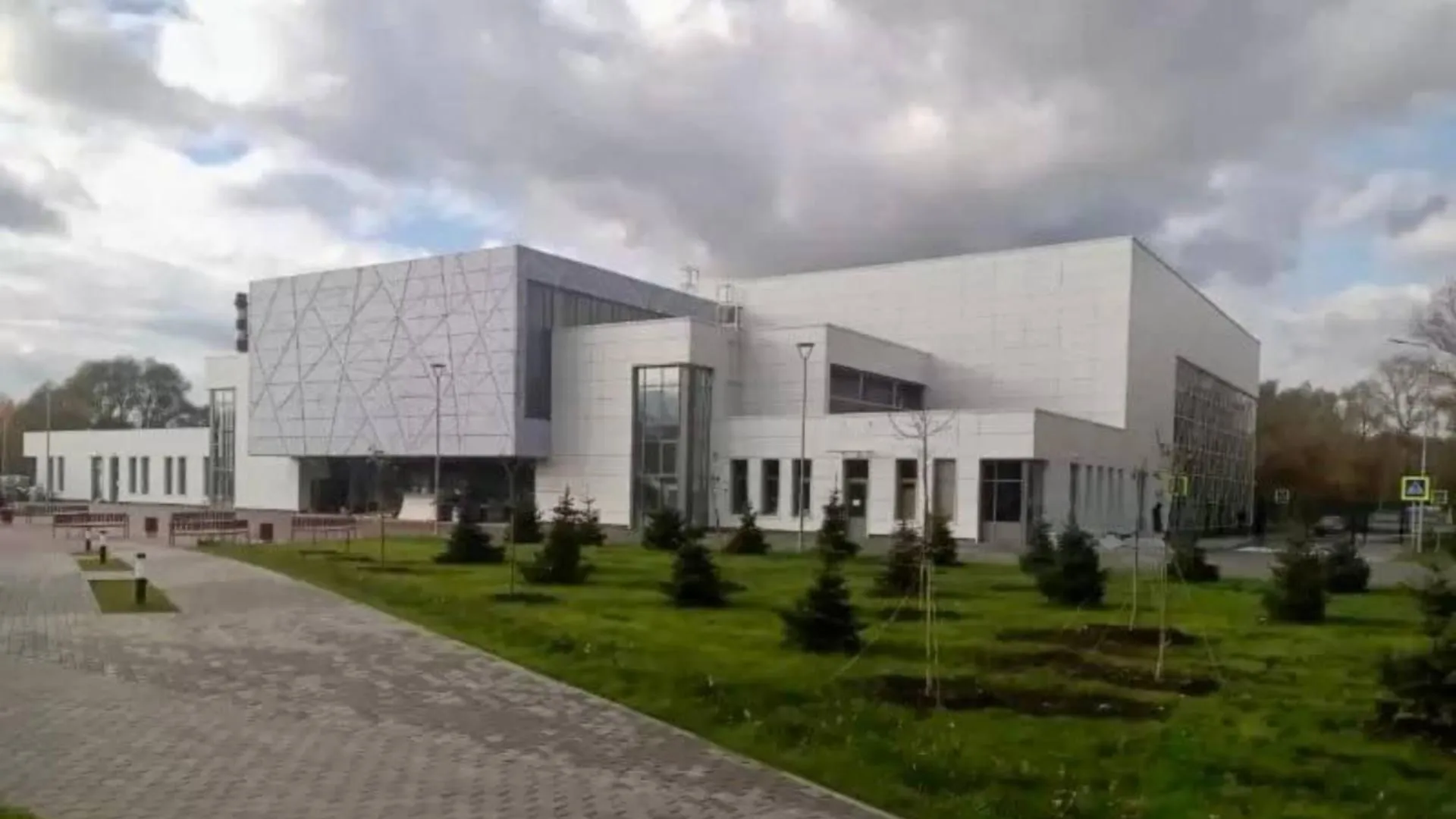 Строительство нового физкультурно-оздоровительного комплекса завершается в Орехово-Зуево