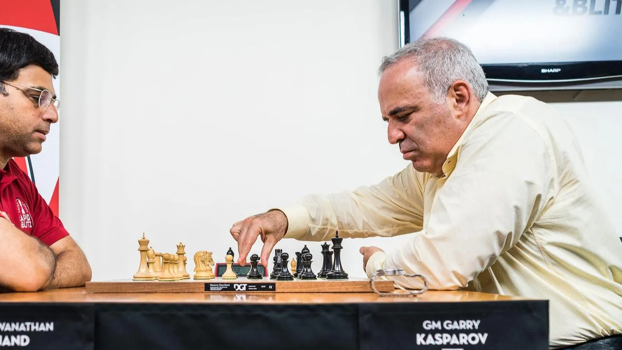 Каспарова оштрафовали за несоответствие требованиям закона об иноагентах