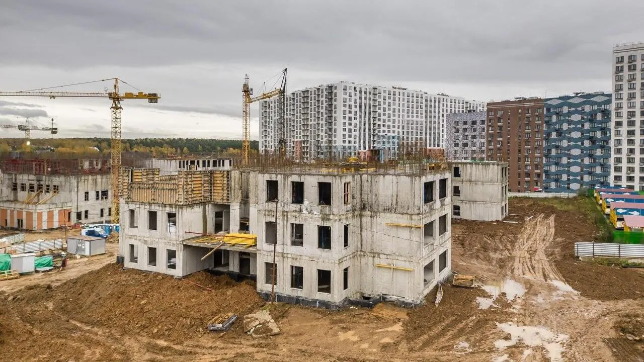 В Ленинском районе Подмосковья построят полностью укомплектованный детский сад