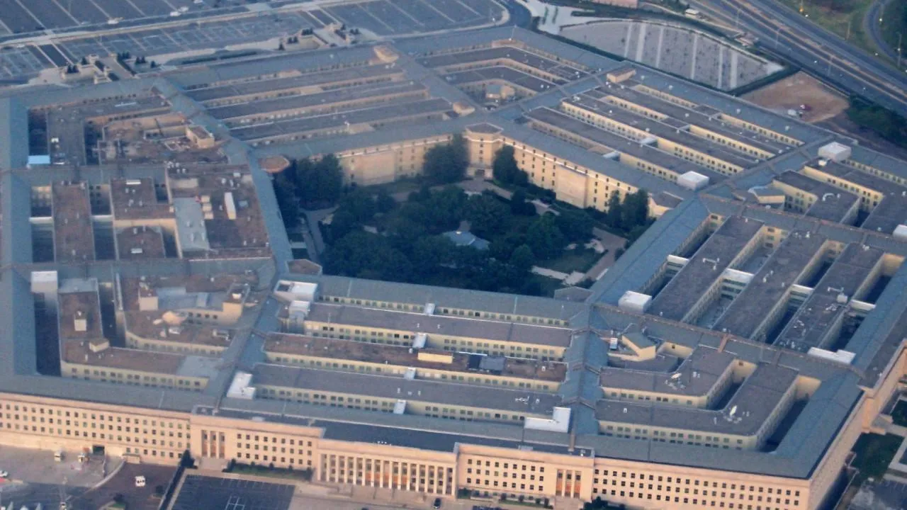 Пентагон извинился перед отказавшимися от вакцинации от COVID военными