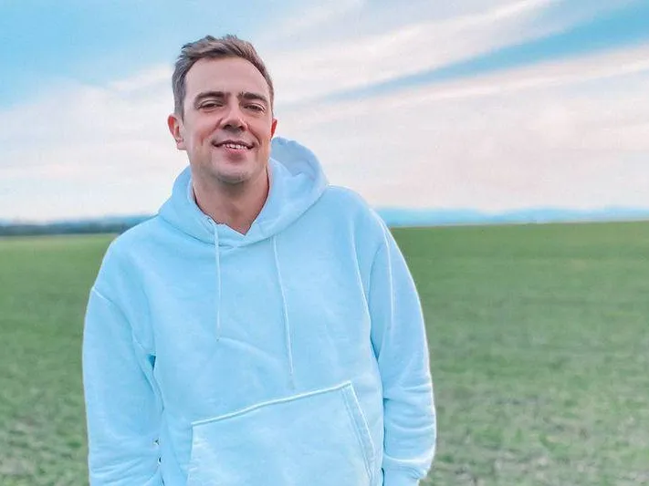 Известный телеведущий рассказал о давней дружбе с волонтерами