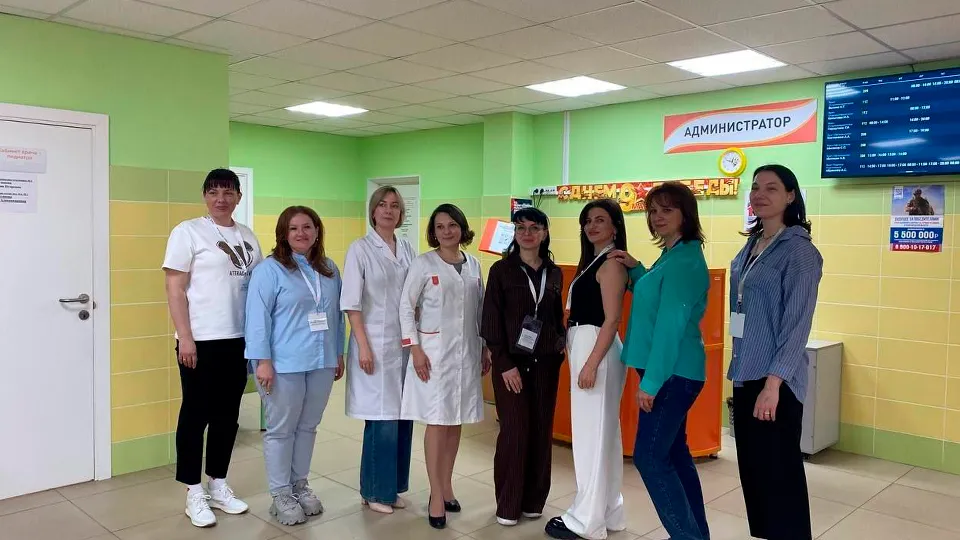 Анна Федорова и Евгения Лытькова (крайние слева). Фото: ГБУЗ Московской области «Зарайская больница»