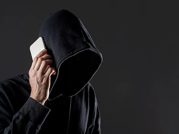 «Тридцать тысяч — и обменяем вашего сына»: как мошенники обманывают родных бойцов, пропавших на СВО