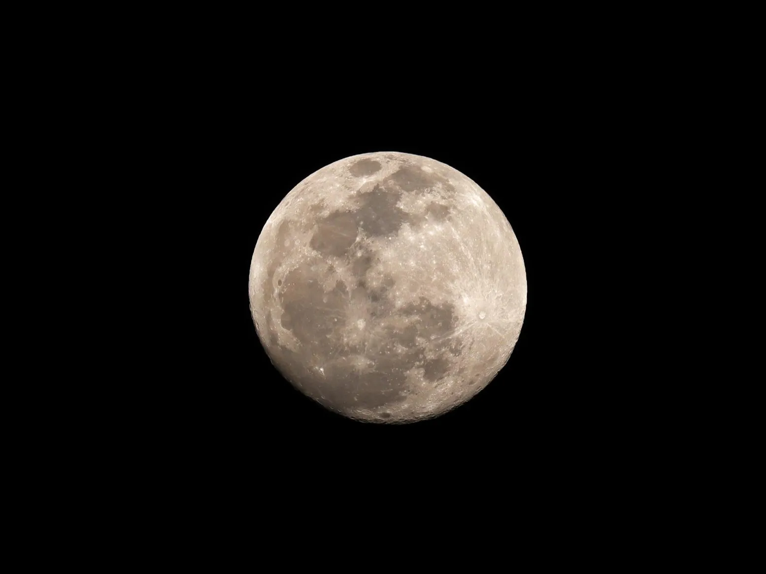 «Накалит отношения»: выяснилось, как Новолуние повлияет на возлюбленных