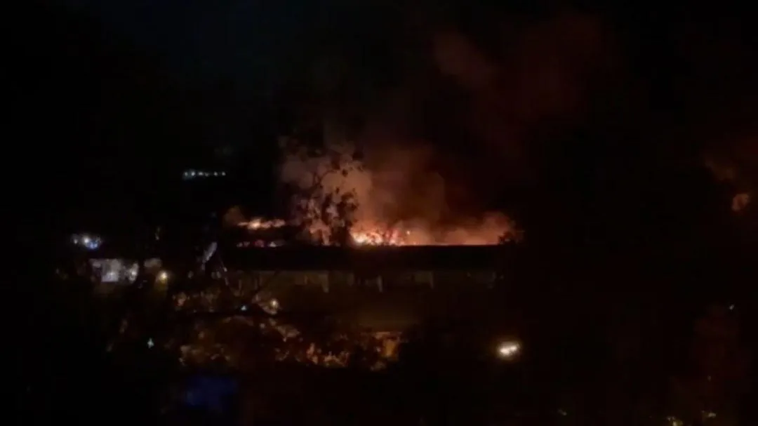 В подконтрольной ВСУ Константиновке прогремел сильный взрыв, зарево до небес