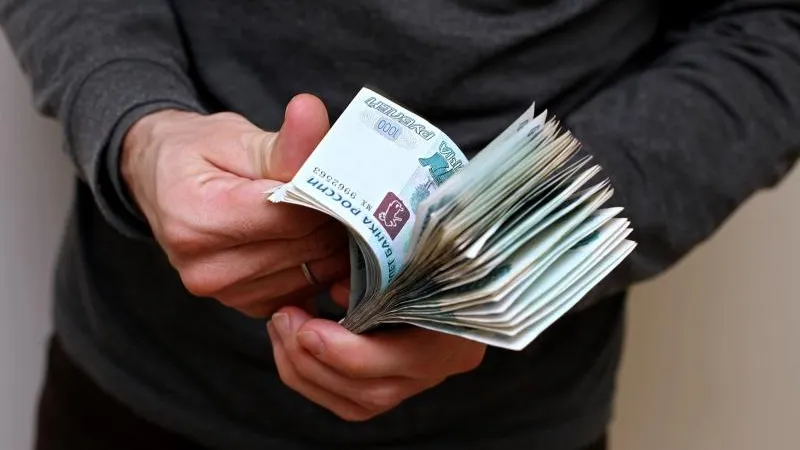 Экс-полицейского в Видном поймали на передаче взятки в 1,8 млн