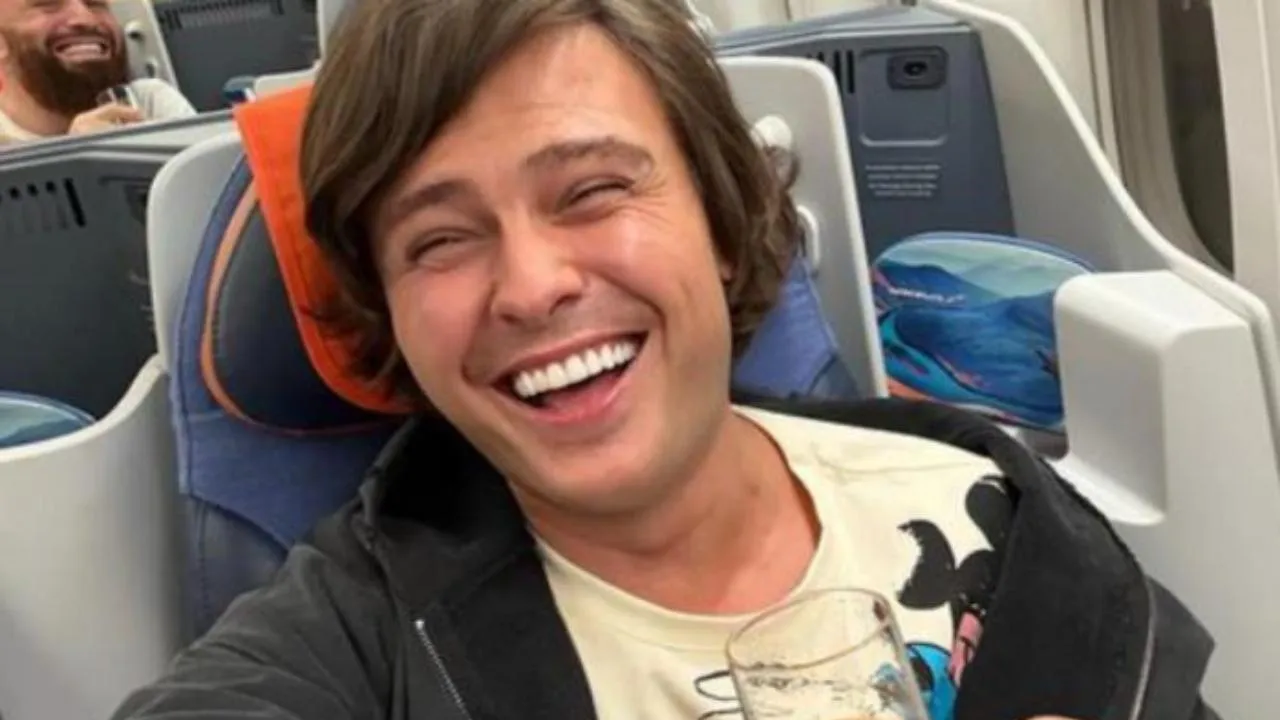 Брюки за 3 млн рублей или подарок? Наряд Прохора Шаляпина на премьере трека Волочковой вызвал ажиотаж