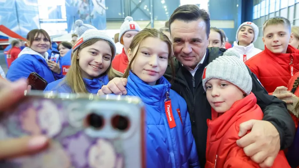 Школьница из Электрогорска Кристина Николаева (в центре). Фото: МедиаБанк Подмосковья