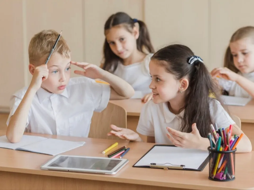 «Летом нужно читать»: российские родители не хотят, чтобы их дети сидели без дела на каникулах