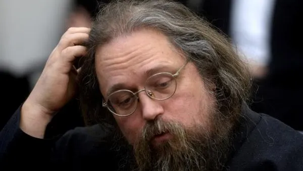 Кураев считает, что протоиерей Смирнов лишится поста за слова о «бесплатных проститутках»