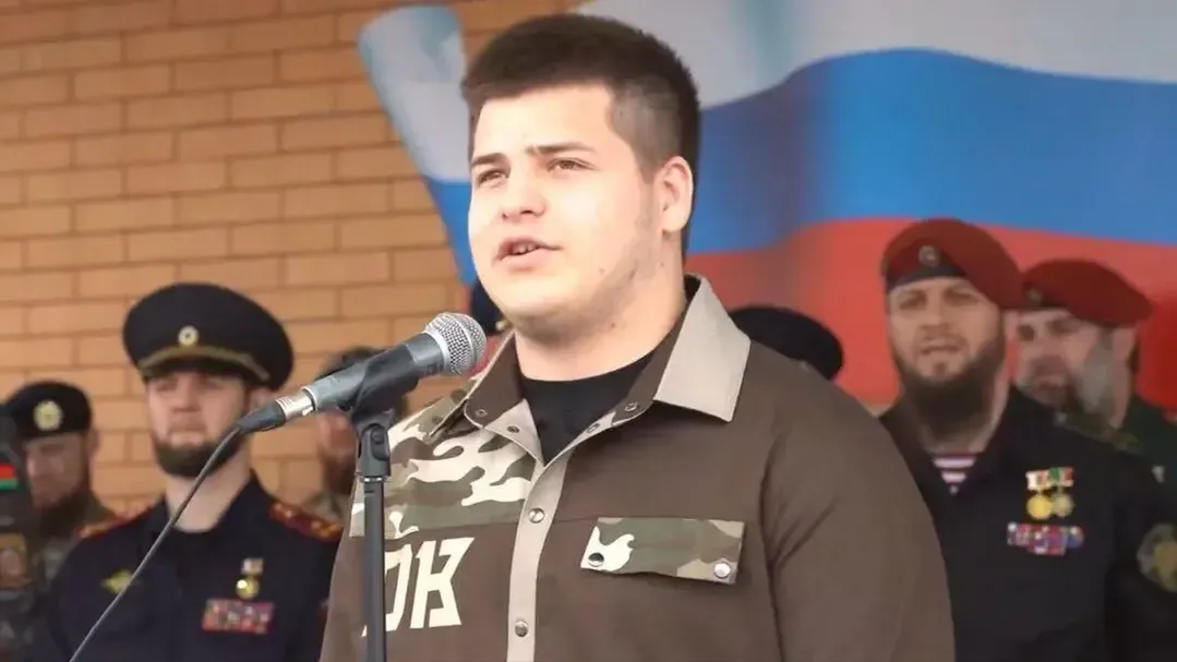 «Ты будешь рыдать и молить о прощении»: Адам Кадыров пригрозил Зеленскому из-за слов о похищении его отца