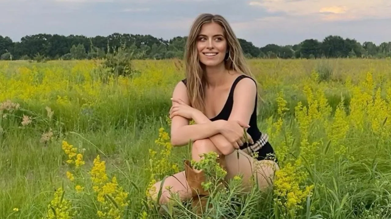 «Вылитая бабушка!»: 25-летняя София Евдокименко заставила поклонников вспомнить молодую Ротару