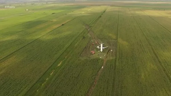Семьдесят три пассажира самолета А-321, севшего в поле в Подмосковье, получили компенсации