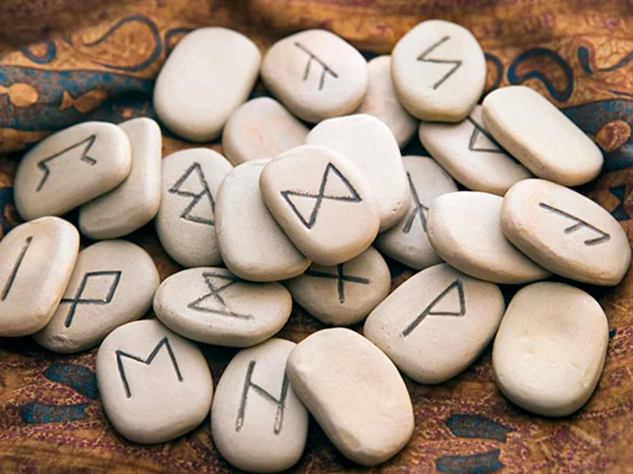 «Иногда это невозможно»: эксперт рассказала, что такое руническая коррекция