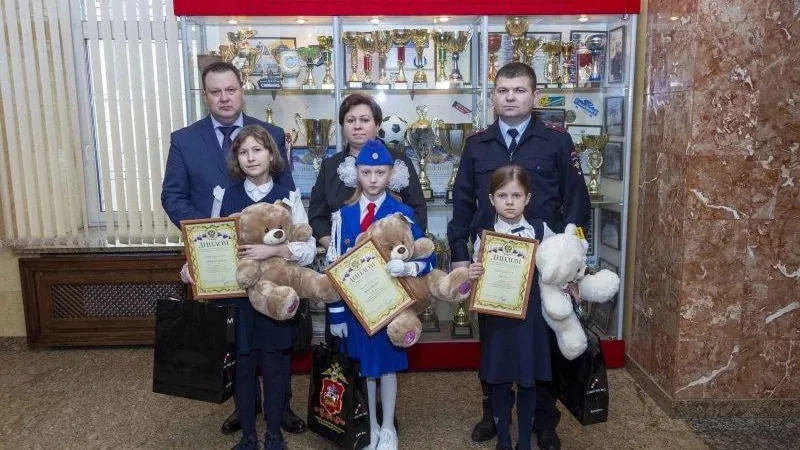 Школьница из городского округа Дубна взяла бронзу на региональном этапе конкурса «Участковый глазами детей»