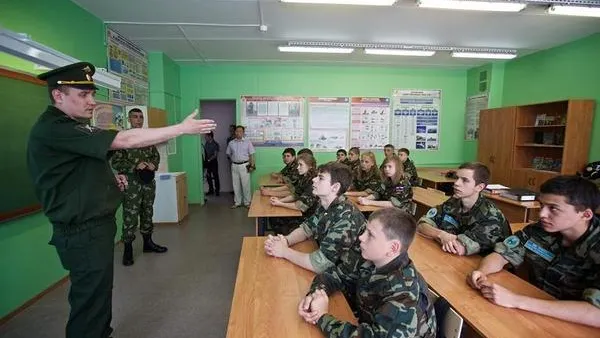 Тридцать учеников записались в первый в Реутове кадетский класс