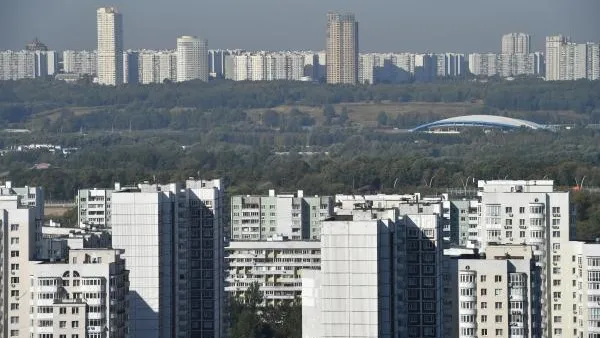 Почти на треть увеличилось количество выставленных на продажу квартир в новостройках Москвы в июне