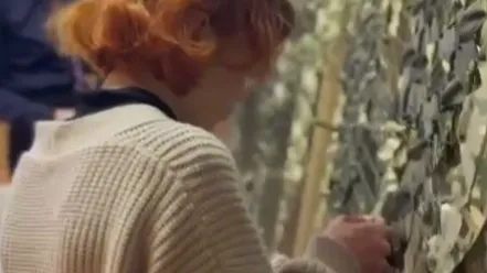 кадр из видео