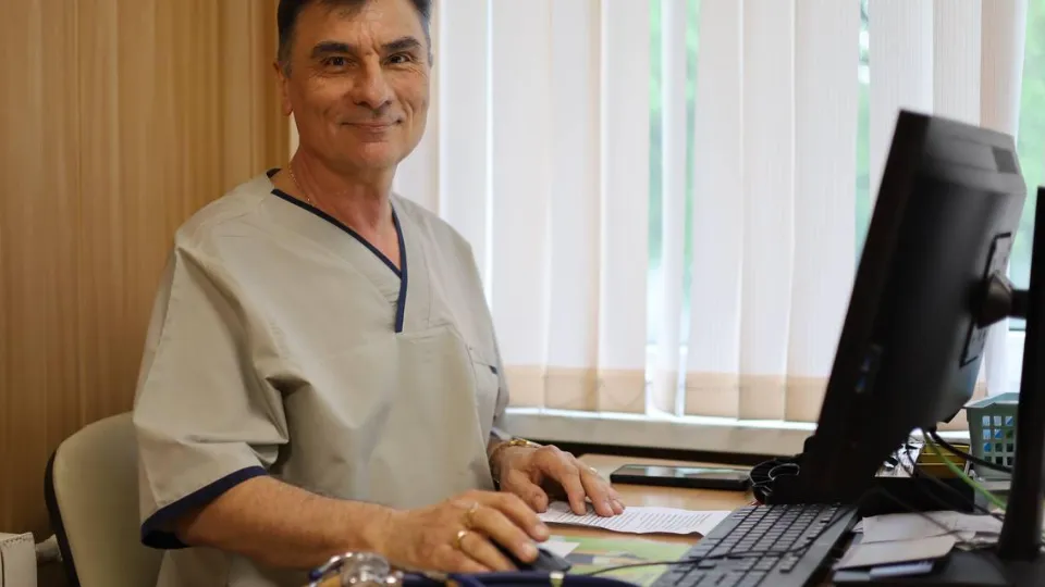 Врач-инфекционист Дмитрий Коростин. Фото: REGIONS/Ольга Аввакумова