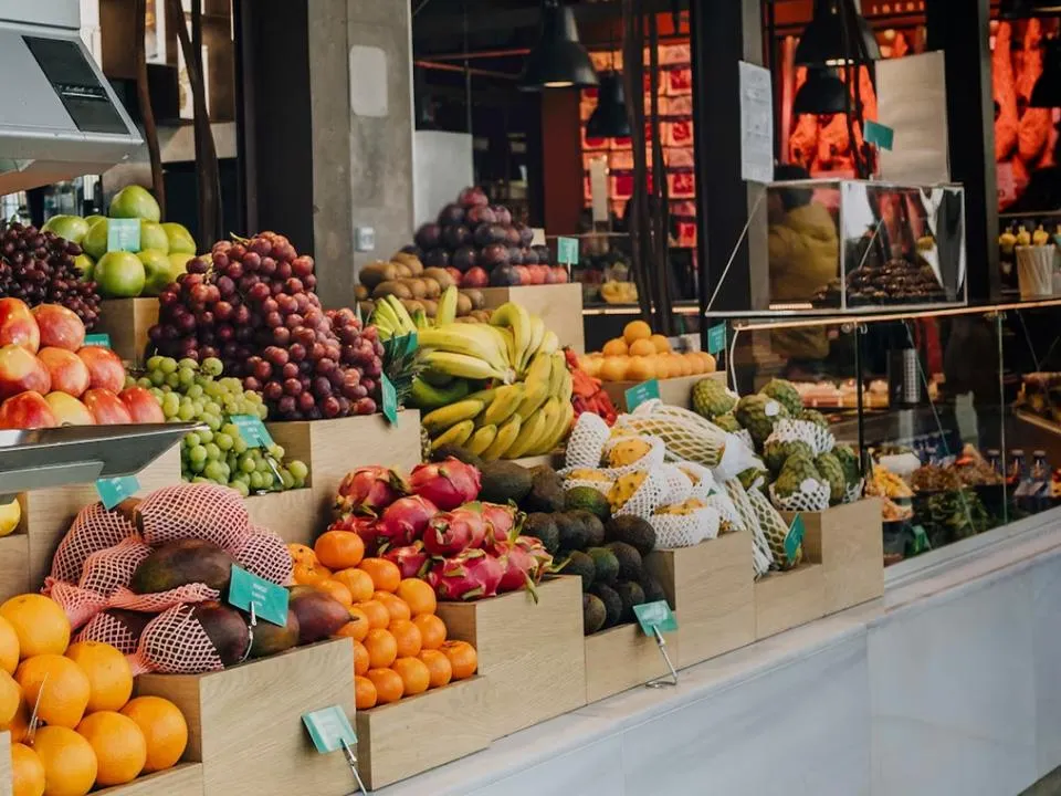 Клубника, черешня, абрикосы: выяснилось, какие фрукты подешевеют в июне