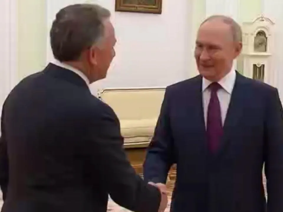 «Зеленский окажется в тюрьме Гуантанамо»: почему затянулись переговоры по Украине