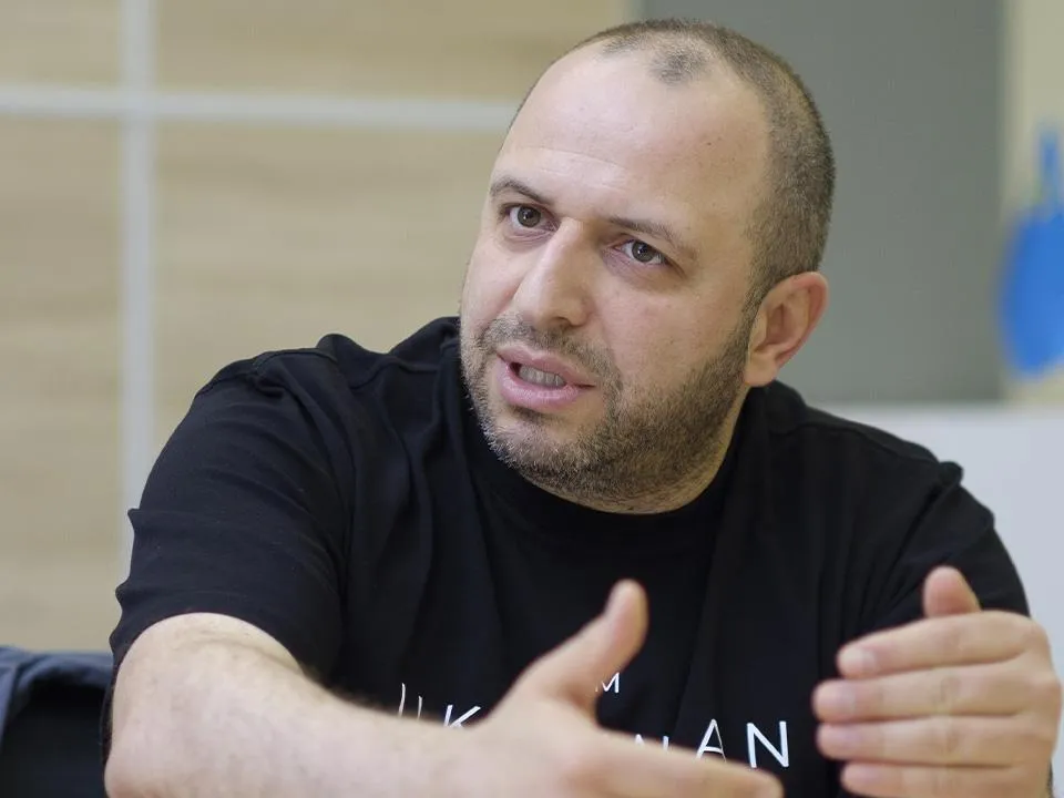 «Пытаются нагреть руки на военных расходах»: выяснилось, зачем на Украине завели дело против будущего министра обороны