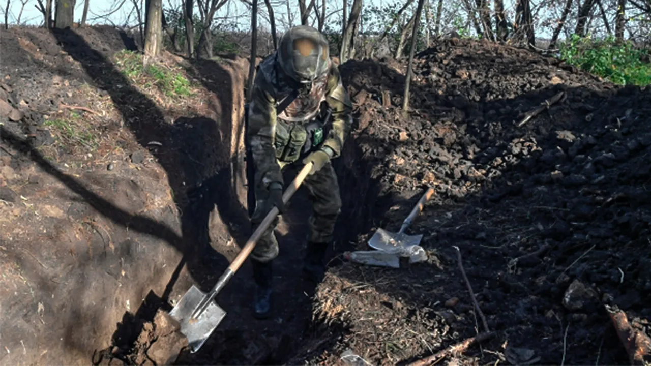 «Легли и затаились, но поздно»: боец СВО рассказал, как внезапно попал под обстрел