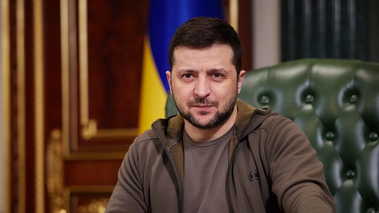 Зеленский заявил, что разрешение на удары вглубь России не анонсируют