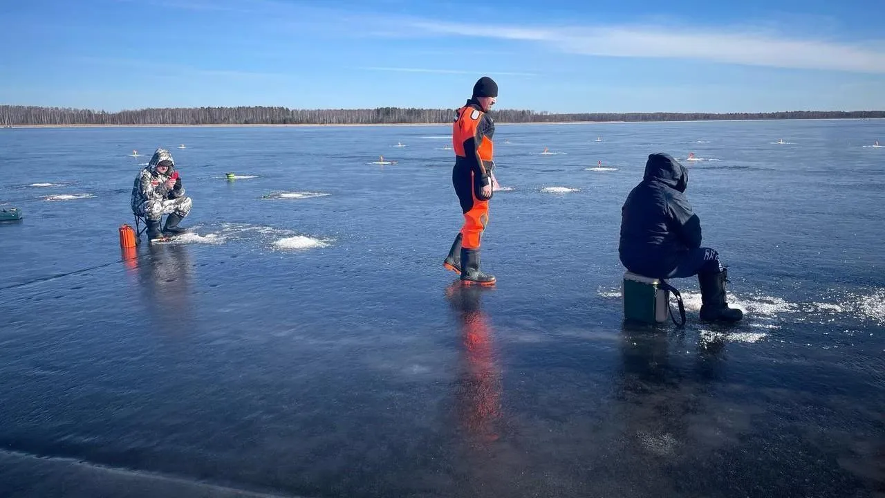 В ГКУ МО «Мособлпожспас» призвали жителей не выходить на лед водоемов