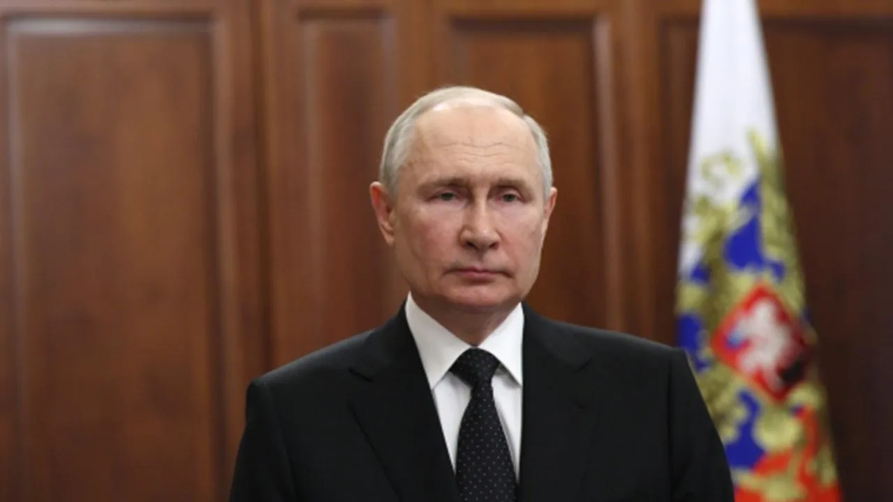 Путин заявил, что кадровый потенциал играет большую роль в укреплении безопасности страны