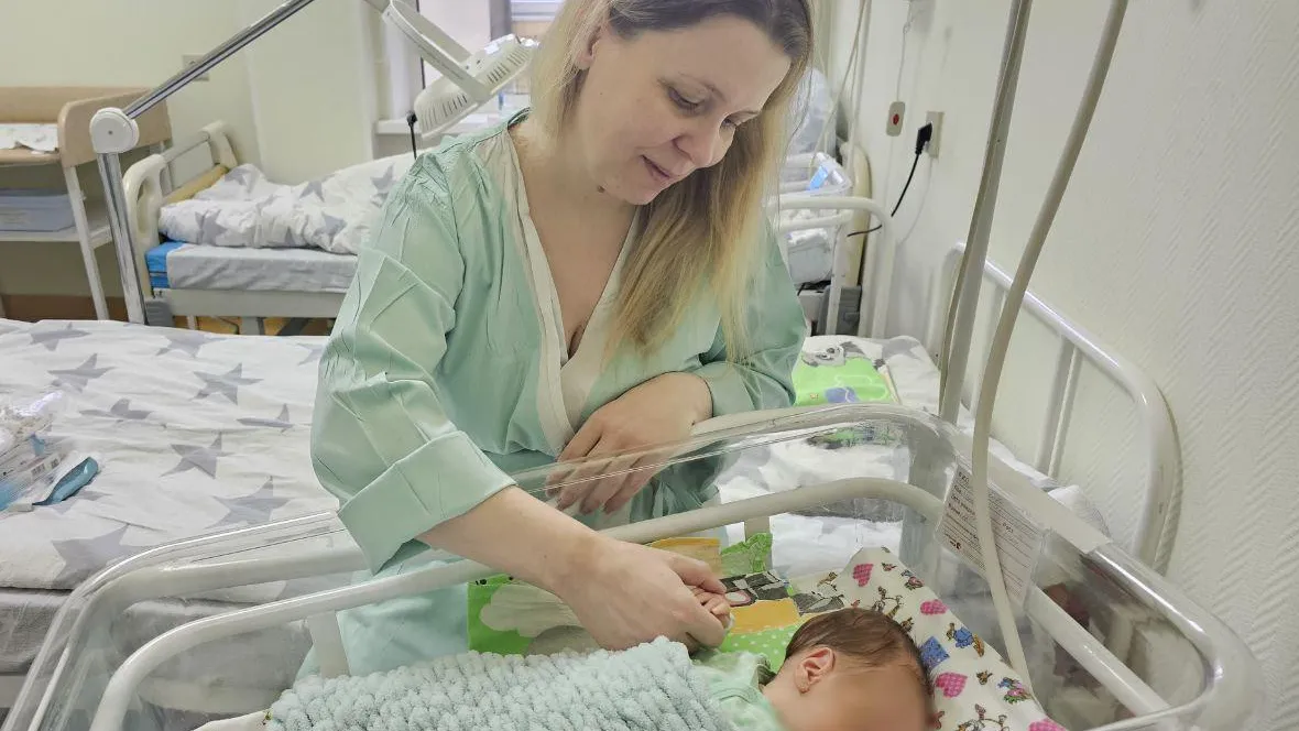 Мама из Серпухова со своим спасенным малышом. Фото: Видновский ПЦ