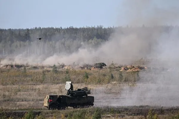 овместное стратегическое учение России и Белоруссии «Запад-2025» в Нижегородской области. На первом плане: зенитный ракетно-пушечный комплекс «Панцирь». Сергей Бобылев