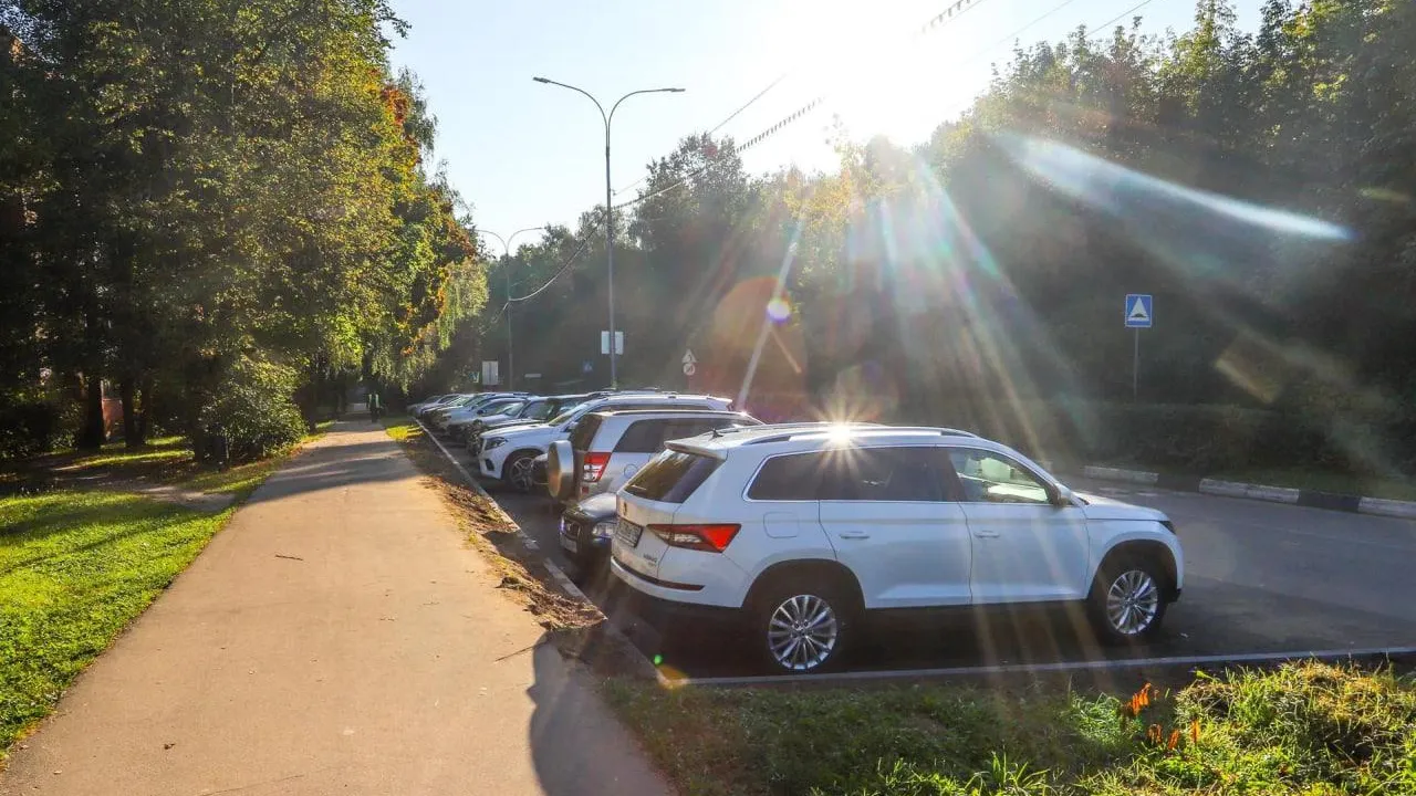 Работы по обустройству парковочных пространств и тротуаров завершаются в Кашире