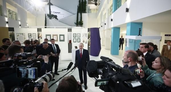 Меркурис: в Киеве началась паника из-за предстоящей встречи Путина и Трампа