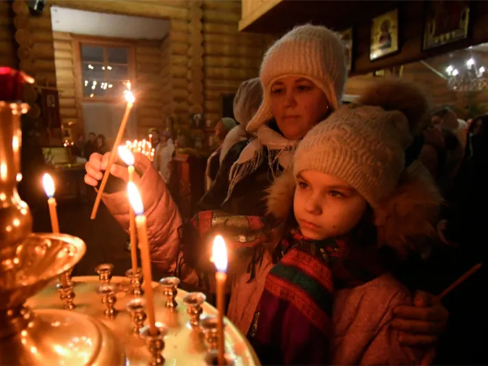 О чем говорит треск свечей в храме – разбор священника