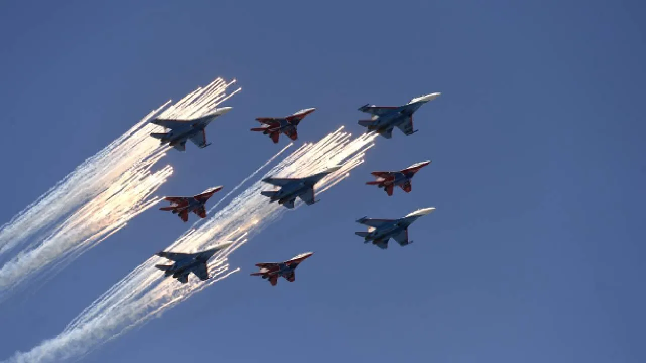 Истребители Су-57 напугали жителей Тюмени
